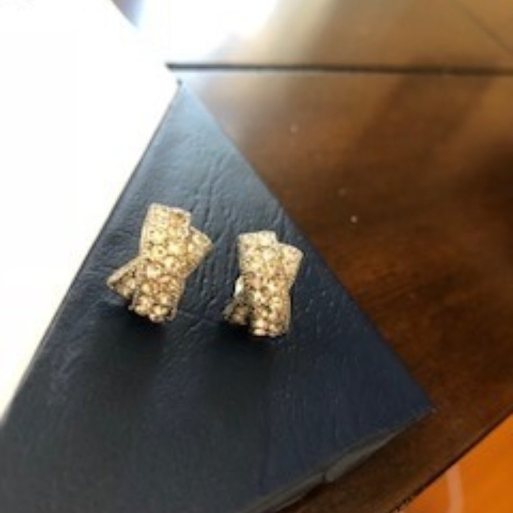 CRISS CROSS CLIP ON EARRINGS